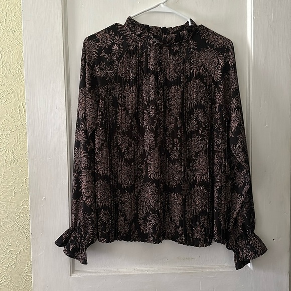 Ann Taylor Boho Floral Pleated Front Ruffle Detail Long Sleeve Blouse Top - Picture 1 of 6
